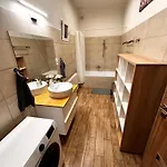 S6 - Promo Next To Gozsdu Garden Apartment Budapest